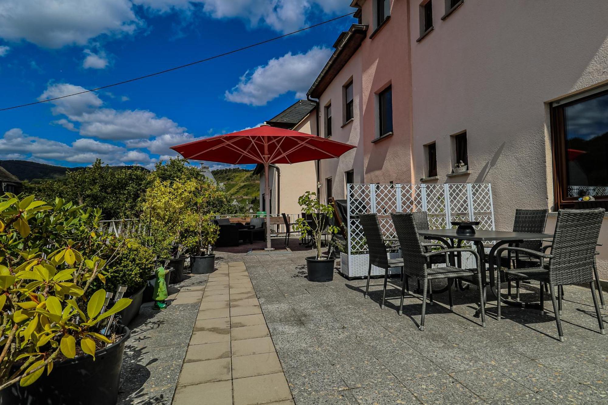 Exklusive Moselidylle: Fewo Mit Traumhaftem Staustufenblick, Netflix, Terrasse Neef Luaran gambar
