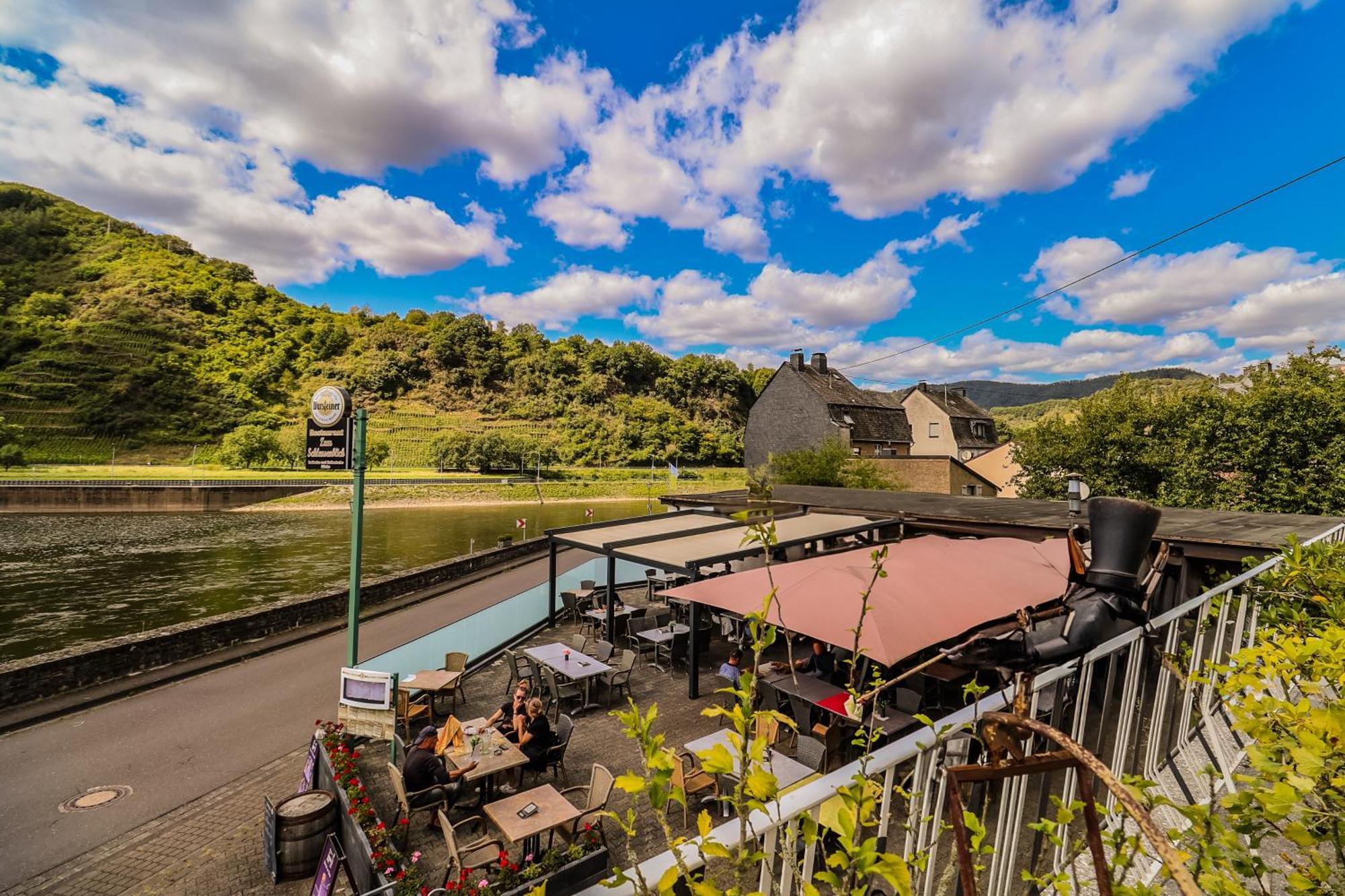 Exklusive Moselidylle: Fewo Mit Traumhaftem Staustufenblick, Netflix, Terrasse Neef Luaran gambar